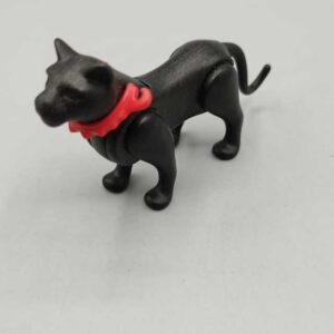 Pantera negra con collar