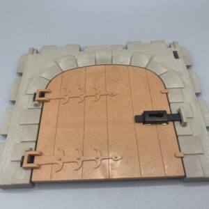 Puerta grande con cerrojo