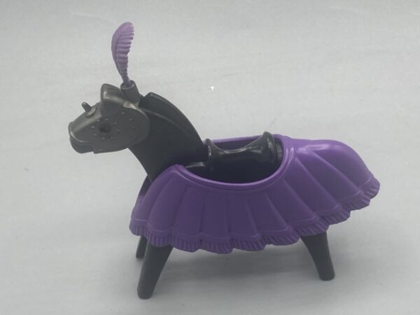 Caballo con manta y armadura cabeza 3669 3329