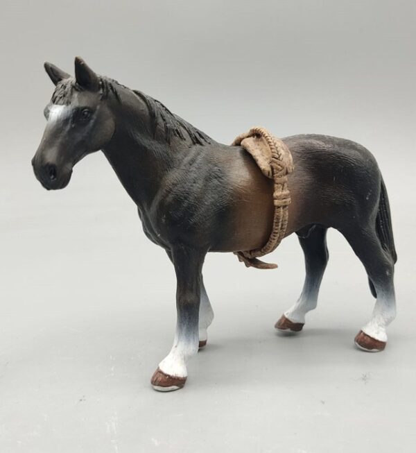 Caballo con rienda jinete