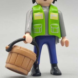 Figura con chaleco y Cubo