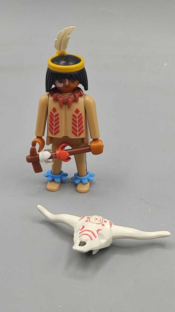 Indio con accesorios