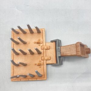 Tablero con pinchos dentro para defensa castillo con  soporte