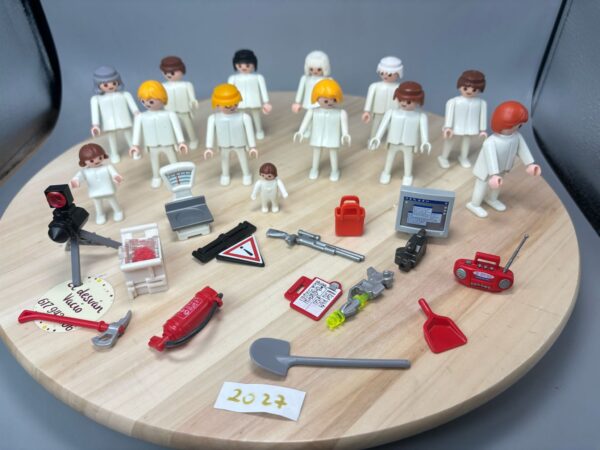 Kit terapia con playmobil neutros para equipos de trabajo